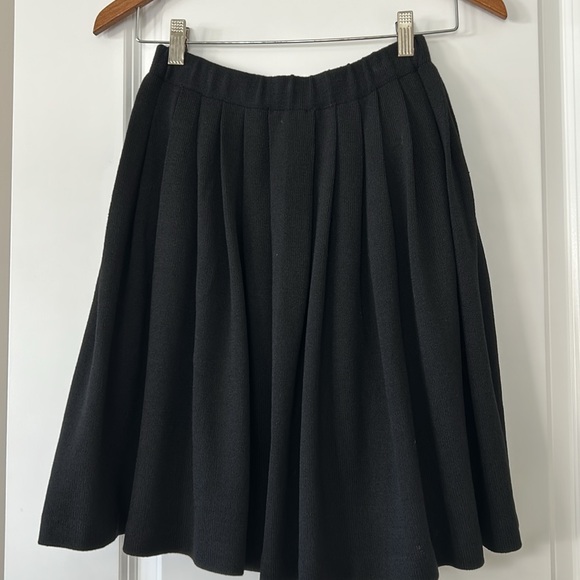 St. John Collection by Marie Grey Pleated Knit Skirt w POCKETS Black Size 8 - Picture 8 of 11